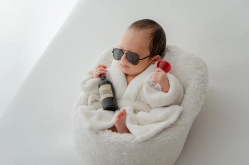 临邑满月宝宝趴着睡 临邑满月宝宝趴着睡